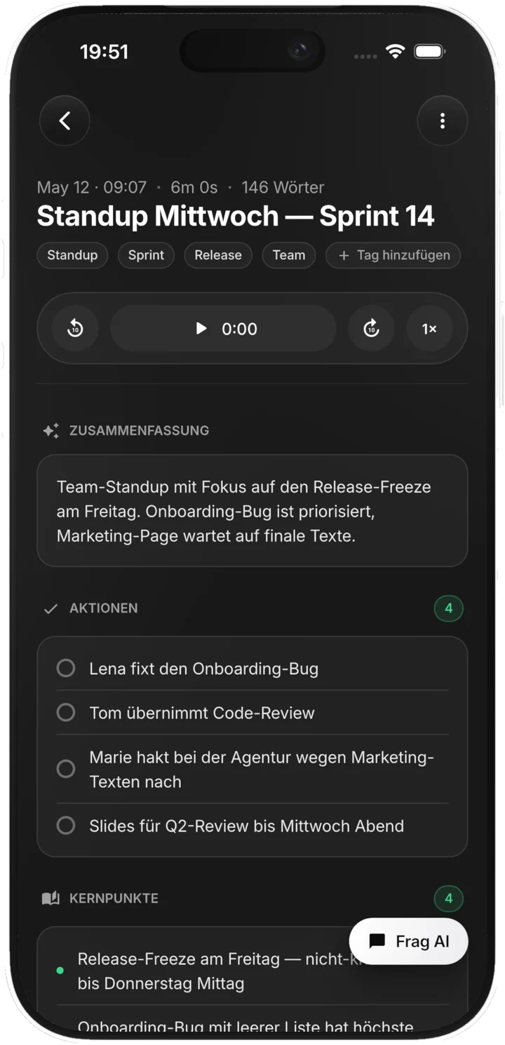 VoiceMind App auf dem iPhone: fertige Notiz eines Standups mit Zusammenfassung, Aktionen, Kernpunkten und Tags